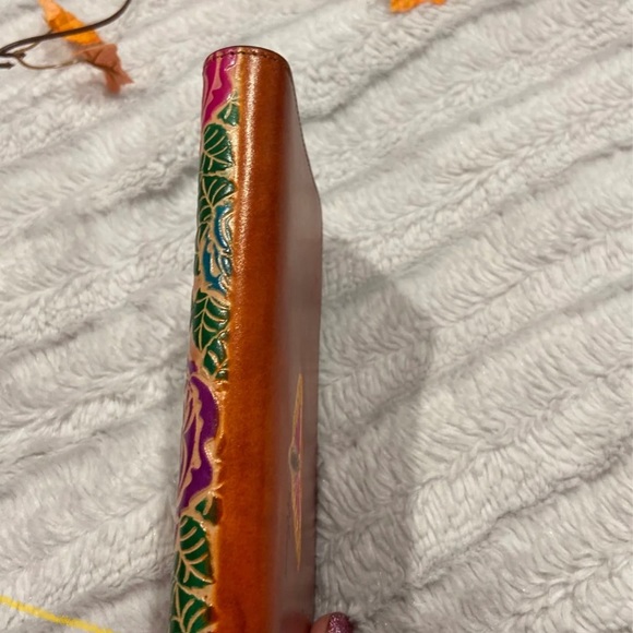 Beautiful butterfly wallet/ wristlet - Picture 4 of 5